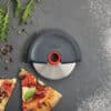 Lättdiskad pizzaskärare
